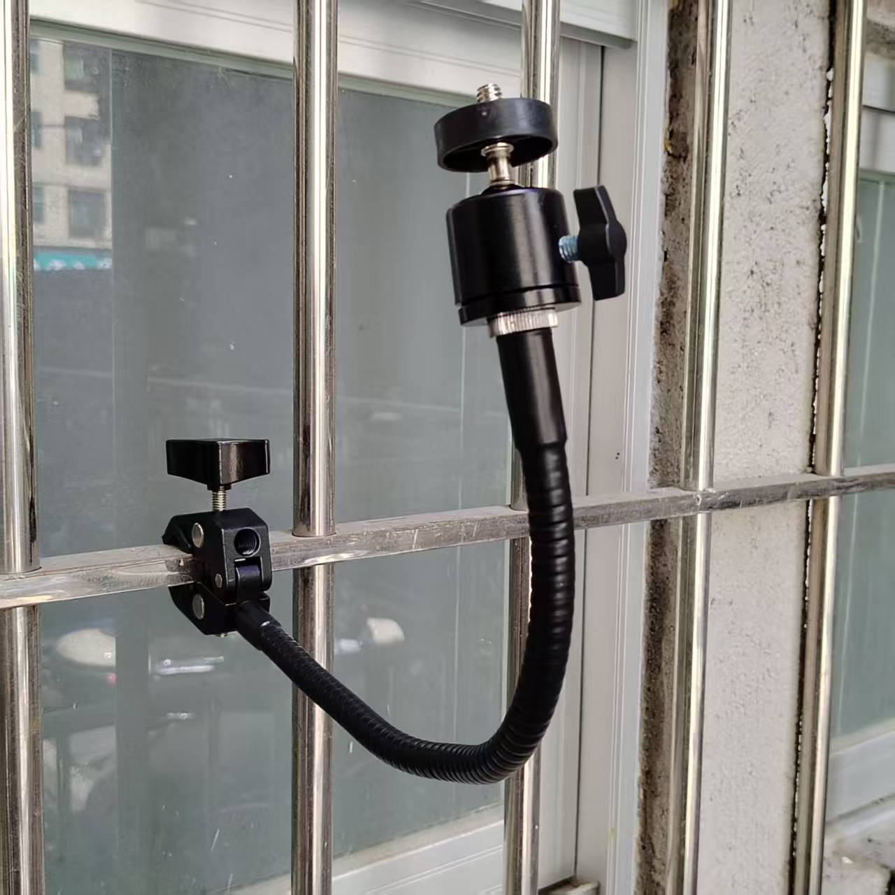 حامل معدني للكاميرا 360 درجة م - مراجعة Photography Outdoor وسعره